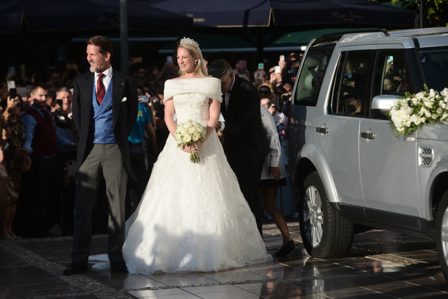 Βασιλικός γάμος στην Αθήνα - Η Θεοδώρα Γλύξμπουργκ παντρεύτηκε τον Μάθιου Κουμάρ - Δείτε βίντεο