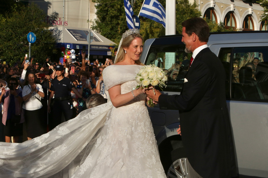 Βασιλικός γάμος στην Αθήνα - Η Θεοδώρα Γλύξμπουργκ παντρεύτηκε τον Μάθιου Κουμάρ - Δείτε βίντεο