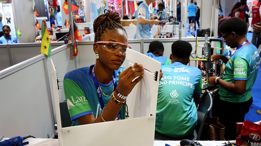 Οι... Ολυμπιακοί Αγώνες της ρομποτικής στην Αθήνα - Δείτε live