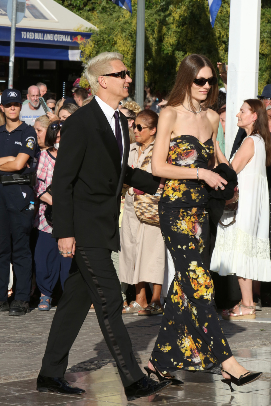 Βασιλικός γάμος στην Αθήνα - Η Θεοδώρα Γλύξμπουργκ παντρεύτηκε τον Μάθιου Κουμάρ - Δείτε βίντεο