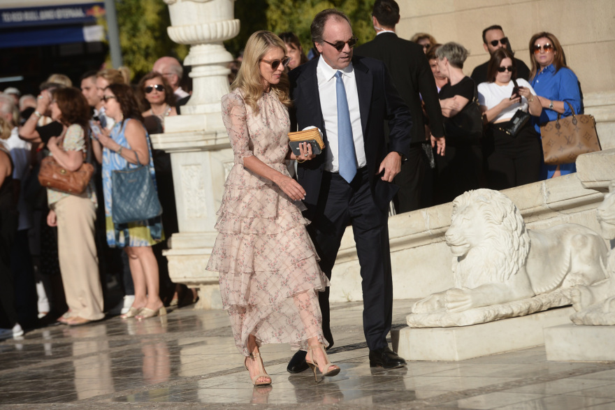 Βασιλικός γάμος στην Αθήνα - Η Θεοδώρα Γλύξμπουργκ παντρεύτηκε τον Μάθιου Κουμάρ - Δείτε βίντεο