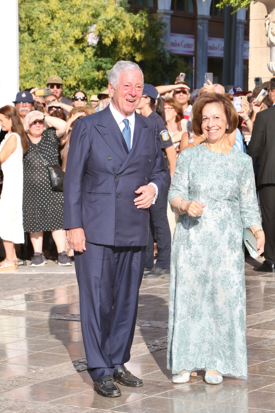 Βασιλικός γάμος στην Αθήνα - Η Θεοδώρα Γλύξμπουργκ παντρεύτηκε τον Μάθιου Κουμάρ - Δείτε βίντεο