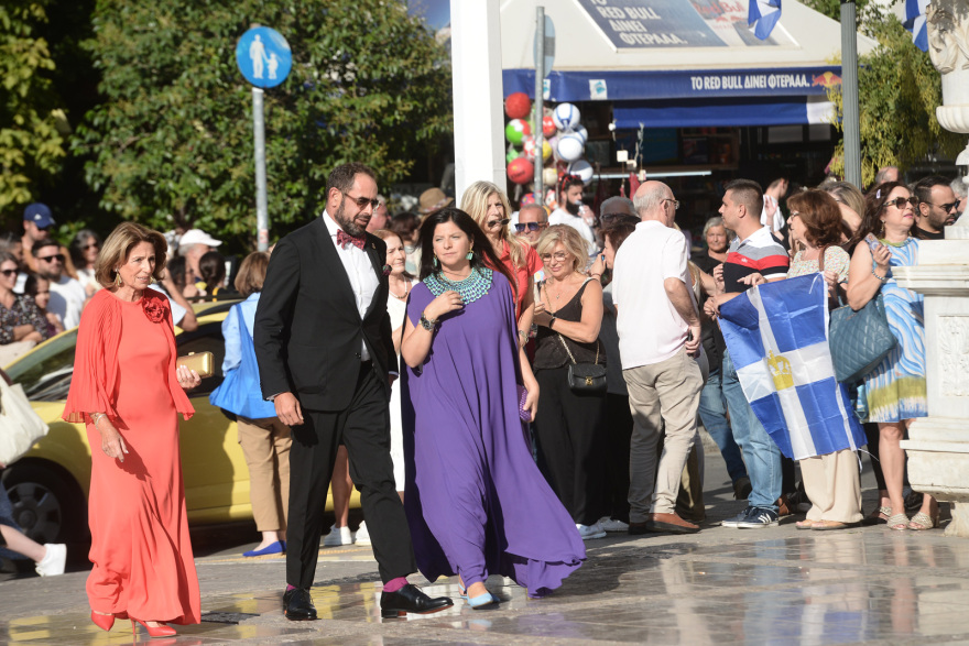 Βασιλικός γάμος στην Αθήνα - Η Θεοδώρα Γλύξμπουργκ παντρεύτηκε τον Μάθιου Κουμάρ - Δείτε βίντεο