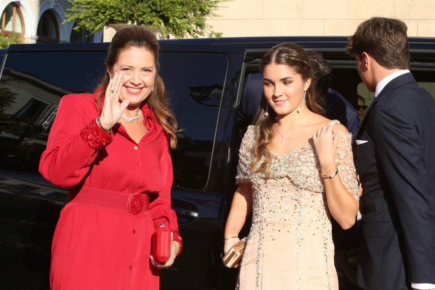 Βασιλικός γάμος στην Αθήνα - Η Θεοδώρα Γλύξμπουργκ παντρεύτηκε τον Μάθιου Κουμάρ - Δείτε βίντεο