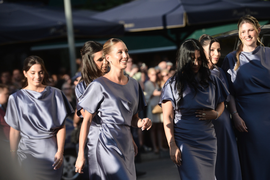 Βασιλικός γάμος στην Αθήνα - Η Θεοδώρα Γλύξμπουργκ παντρεύτηκε τον Μάθιου Κουμάρ - Δείτε βίντεο