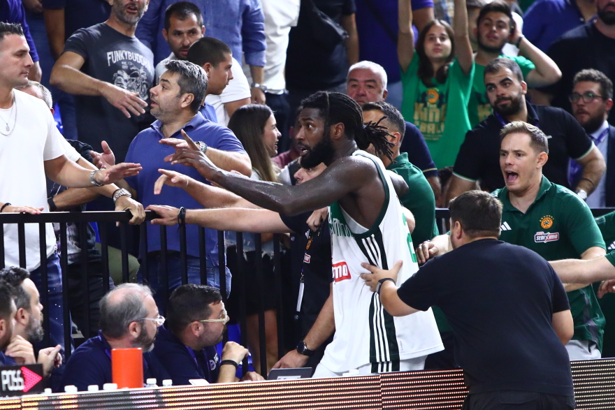 Παναθηναϊκός - Ολυμπιακός: Ένταση πίσω από τον πάγκο των «πρασίνων», έξαλλος ο Λεσόρ - Δείτε φωτογραφίες, βίντεο