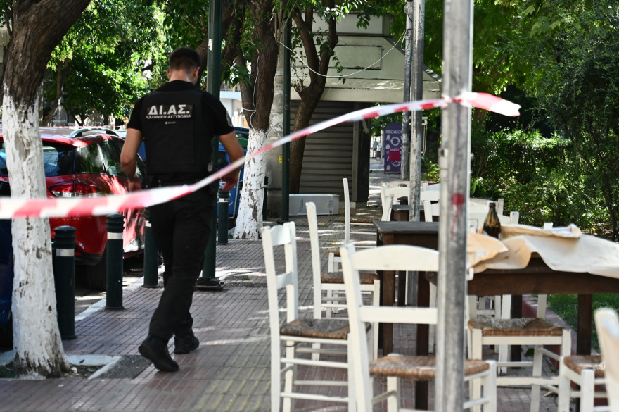 Πυροβολισμοί στον Κολωνό: Βγήκαν τα όπλα για προσωπικές διαφορές - Ένας τραυματίας, αναζητείται ο δράστης