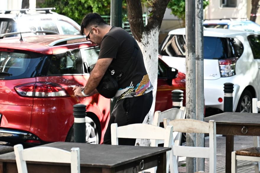 Πυροβολισμοί στον Κολωνό: Βγήκαν τα όπλα για προσωπικές διαφορές - Ένας τραυματίας, αναζητείται ο δράστης