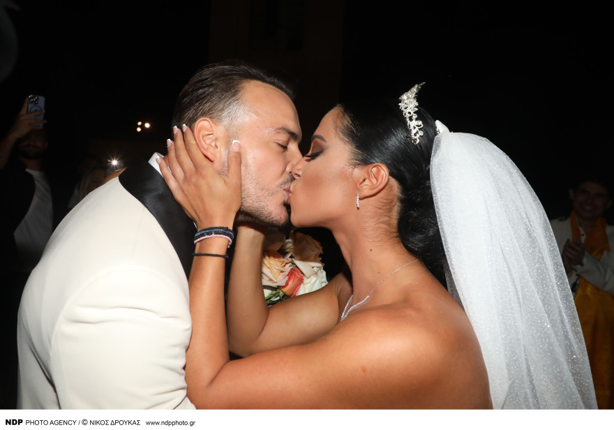 Σάκης Αρσενίου - Λαμπρινή Πλεύρη: Παντρεύτηκαν με θρησκευτικό γάμο