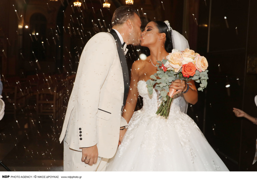 Σάκης Αρσενίου - Λαμπρινή Πλεύρη: Παντρεύτηκαν με θρησκευτικό γάμο