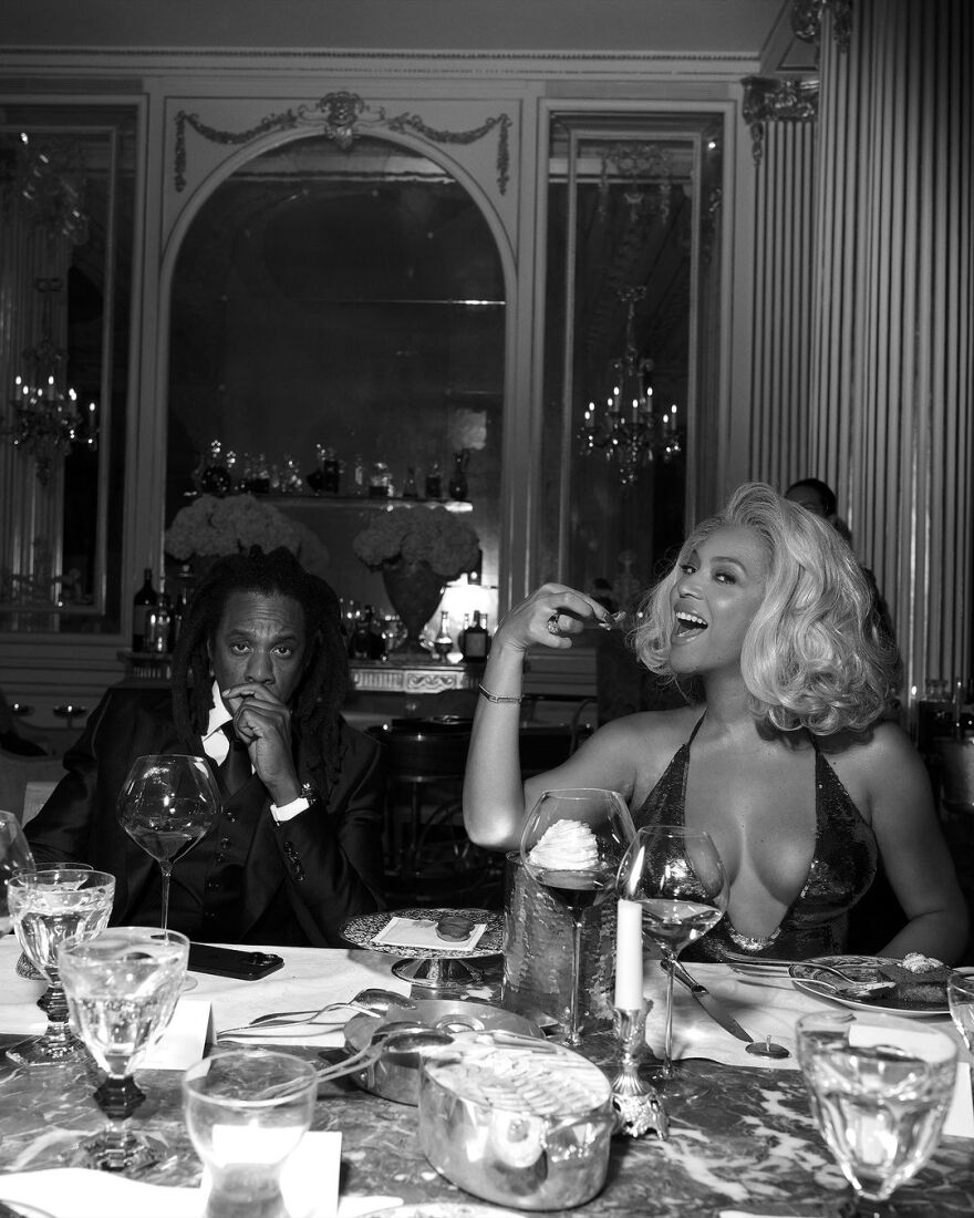 Μπιγιόνσε: Ποζάρει με βαθύ ντεκολτέ στο Instagram 