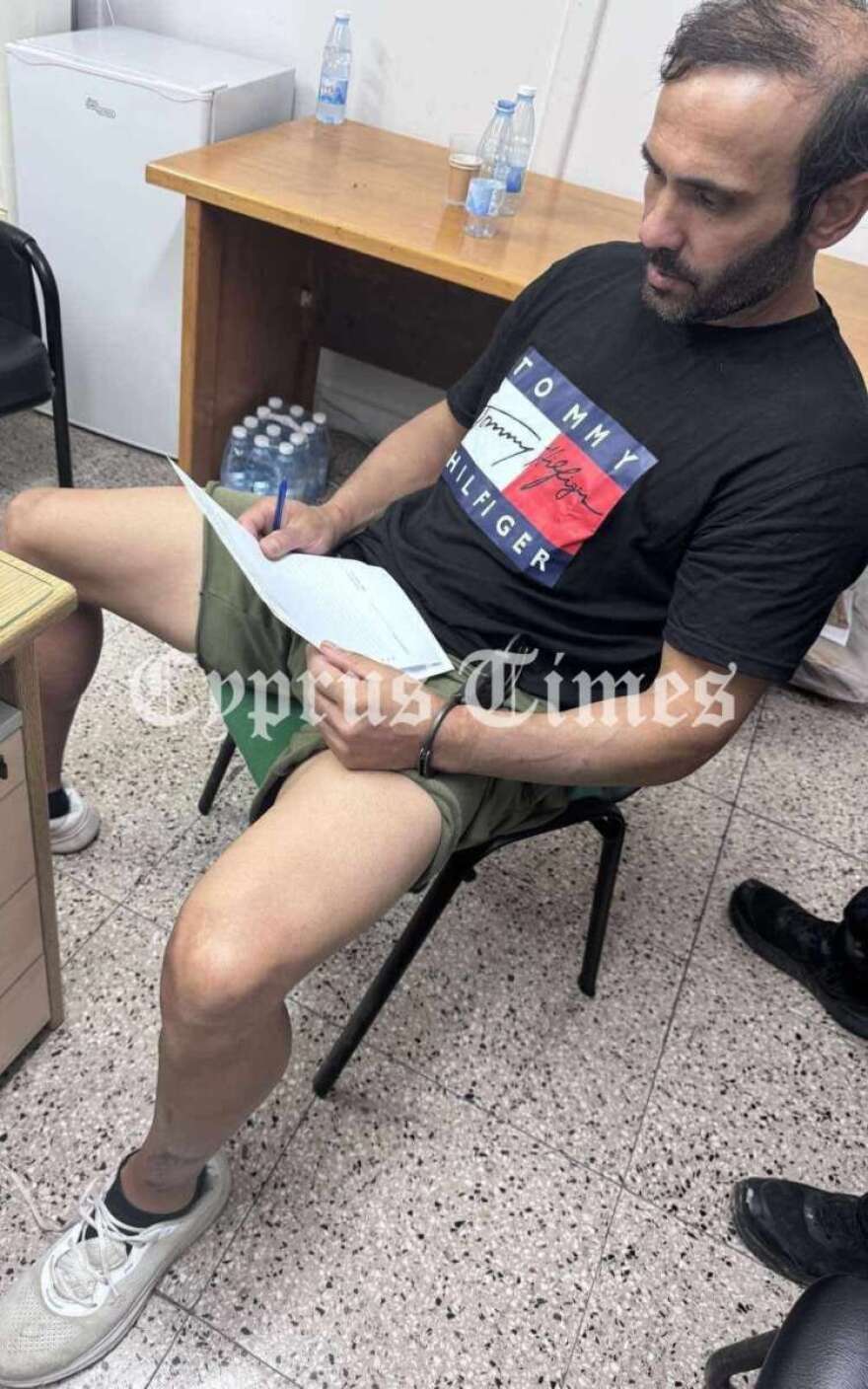Κύπρος: Βίντεο και φωτογραφίες από τη σύλληψη και την ανάκριση του δραπέτη ισοβίτη 