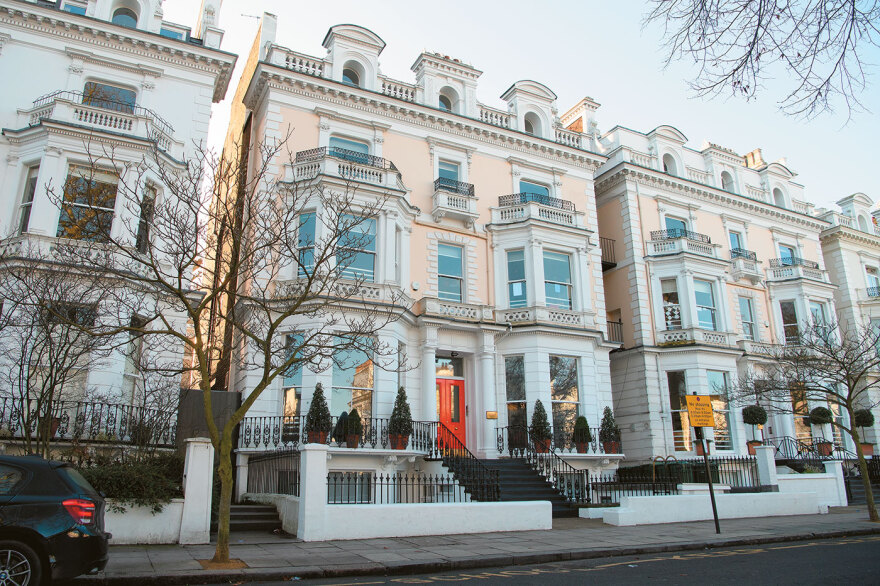 Ναντίμ Νσούλι: Η ιστορία του Λιβανοβρετανού που αγοράζει ιδιωτικά σχολεία στην Αθήνα