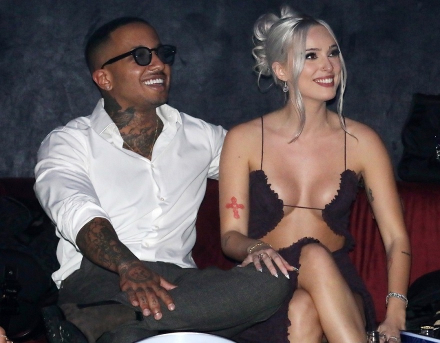 Light: Έκανε πρόταση γάμου στη σύντροφό του