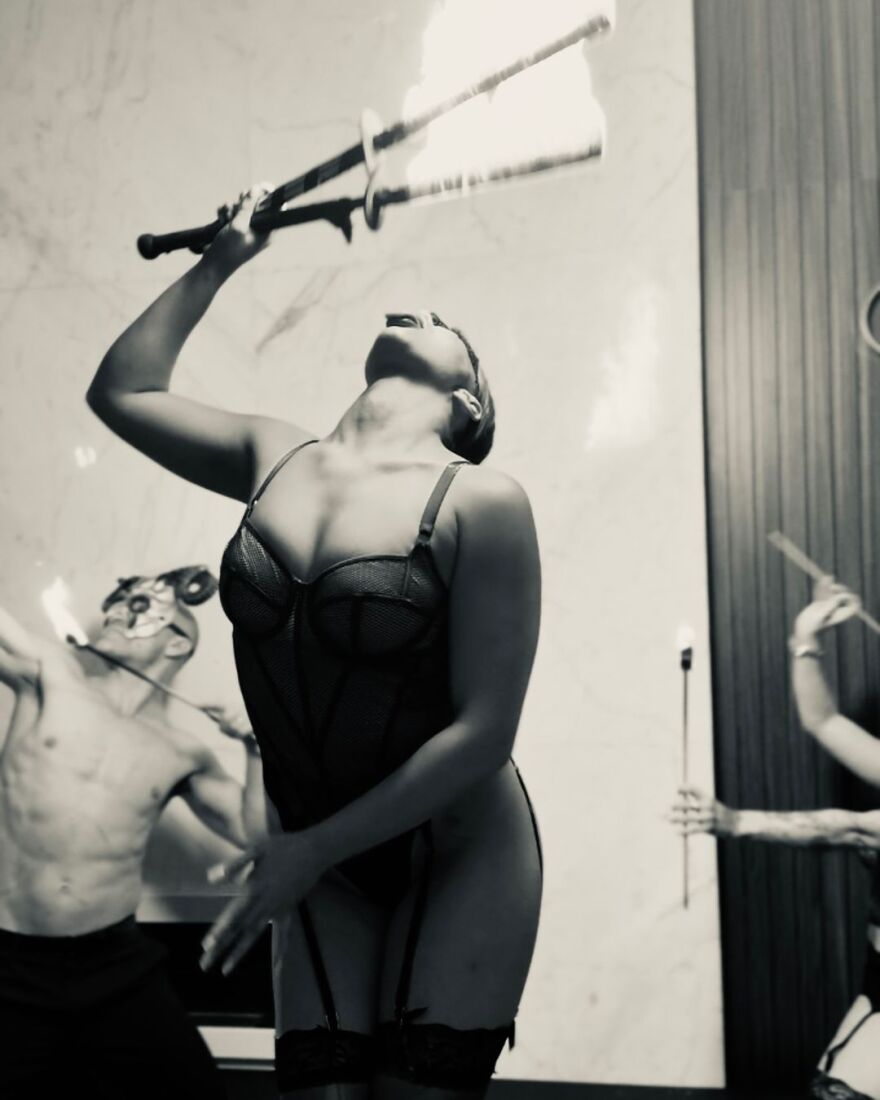 Μαρίνα Βερνίκου: Στο Ντουμπάι σε πάρτι με θέμα τα «Μάτια Ερμητικά Κλειστά»