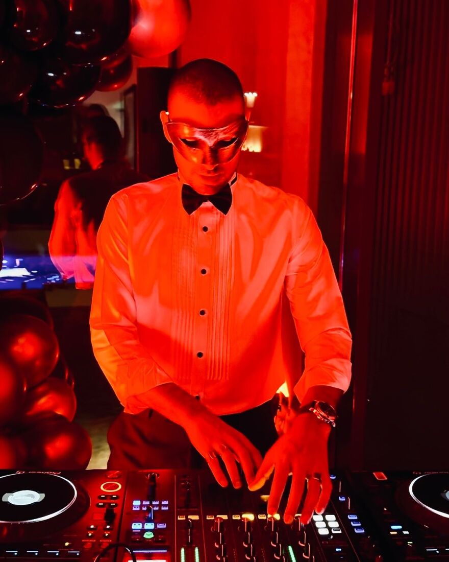 Μαρίνα Βερνίκου: Στο Ντουμπάι σε πάρτι με θέμα τα «Μάτια Ερμητικά Κλειστά»