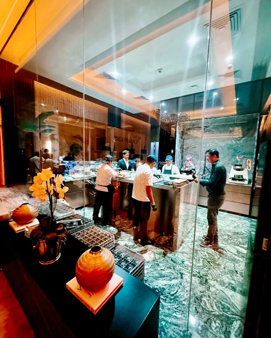 Μαρίνα Βερνίκου: Στο Ντουμπάι σε πάρτι με θέμα τα «Μάτια Ερμητικά Κλειστά»