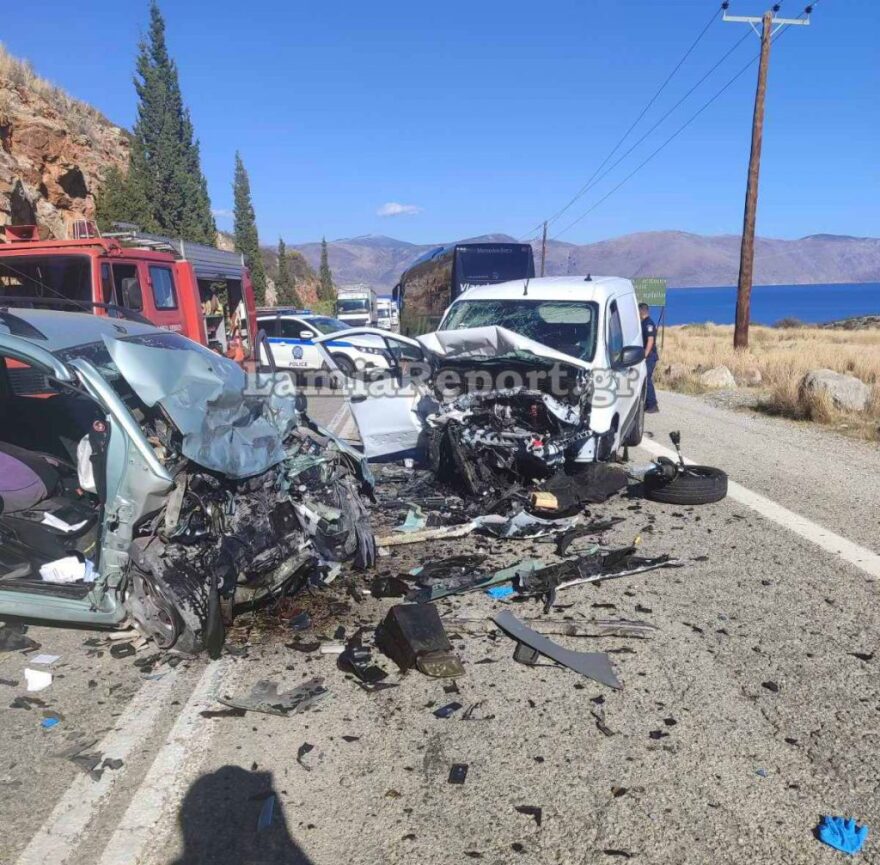 Tροχαίο στη Φωκίδα - Δύο νεκροί και δύο τραυματίες έπειτα από μετωπική σύγκρουση ΙΧ