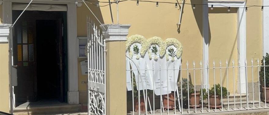Κέρκυρα: Θλίψη στην κηδεία του 68χρονου που δολοφονήθηκε από τη σύζυγό του - Στον ανακριτή η 48χρονη