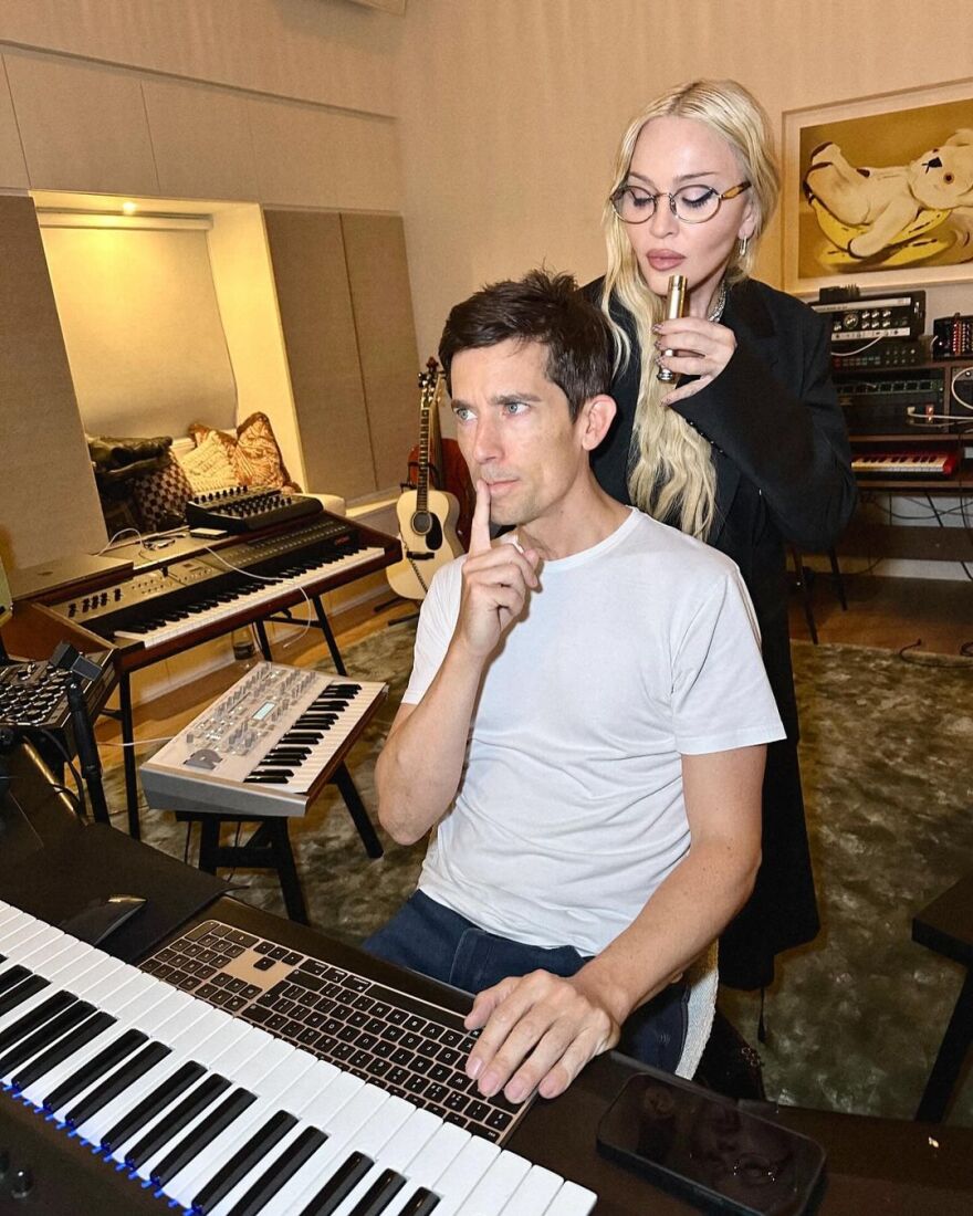 Μαντόνα: Η τραγουδίστρια και ο σύντροφός της πήγαν σε ποδοσφαιρικό αγώνα στο Λονδίνο