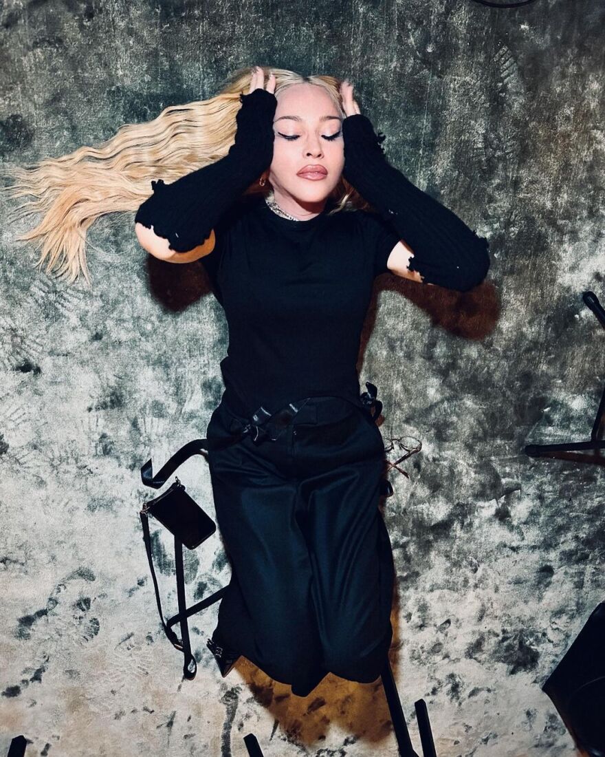 Μαντόνα: Η τραγουδίστρια και ο σύντροφός της πήγαν σε ποδοσφαιρικό αγώνα στο Λονδίνο