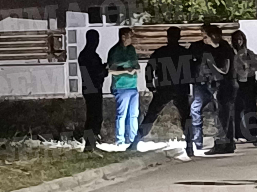 Μενίδι: Χειροπέδες σε Αλβανό που είχε σακούλα με χειροβομβίδες, πυροκροτητές και σφαίρες