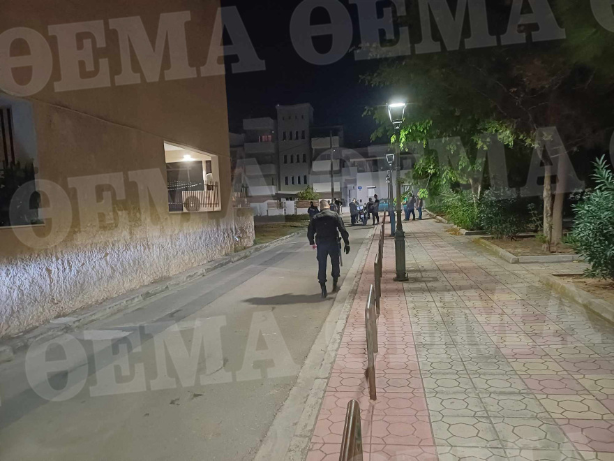 Μενίδι: Χειροπέδες σε Αλβανό που είχε σακούλα με χειροβομβίδες, πυροκροτητές και σφαίρες