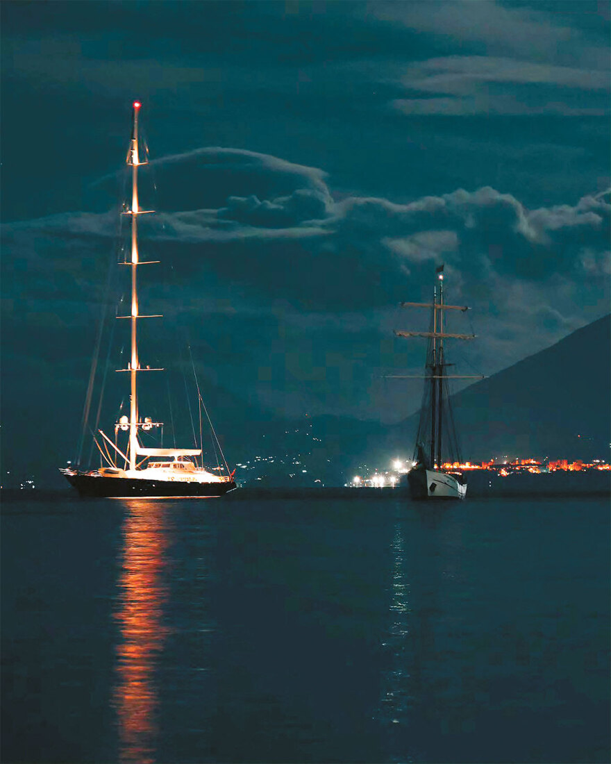 Το ναυάγιο του «Bayesian»: Θεωρίες συνωμοσίας που ξεπερνούν τη λογική