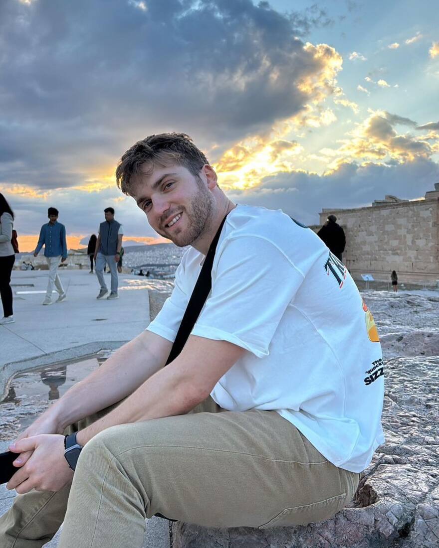 Ιωνάς Καρούσης: Ποιος ήταν ο 26χρονος που σκοτώθηκε στο Τελ Αβίβ, γνωστός νευροχειρουργός ο πατέρας του