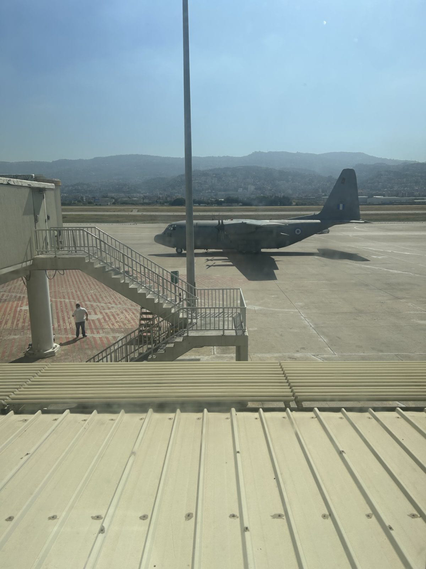 Επαναπατρίστηκαν οι 22 Έλληνες από τον Λίβανο - Δείτε βίντεο και φωτογραφίες