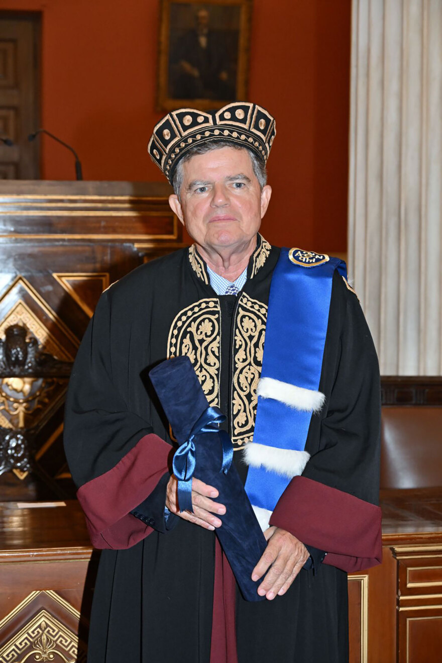 ΕΚΠΑ: Ο Αθανάσιος Μαρτίνος πήρε τον τίτλου του Μεγάλου Ευεργέτη του Πανεπιστημίου - Αναγορεύτηκε επίτιμος διδάκτορας της Ιατρικής