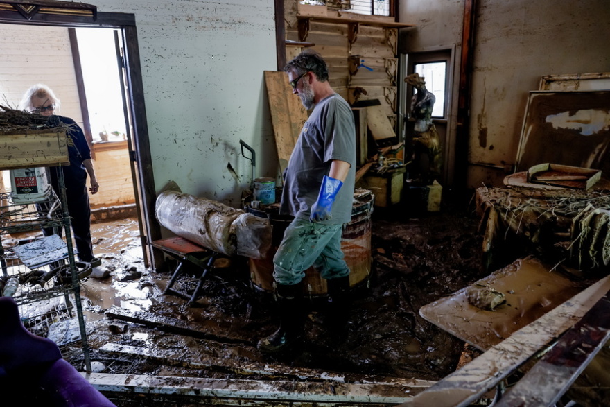 ΗΠΑ: Τουλάχιστον 200 νεκροί από τον τυφώνα Ελέν - Δείτε βίντεο και φωτογραφίες