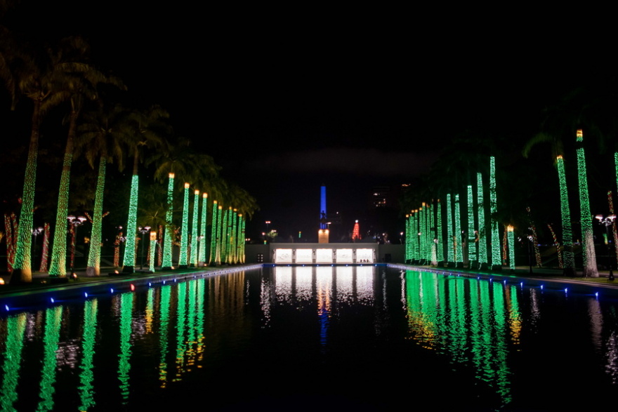 Πρόωρα έφερε τα Χριστούγεννα στη Βενεζουέλα ο Μαδούρο