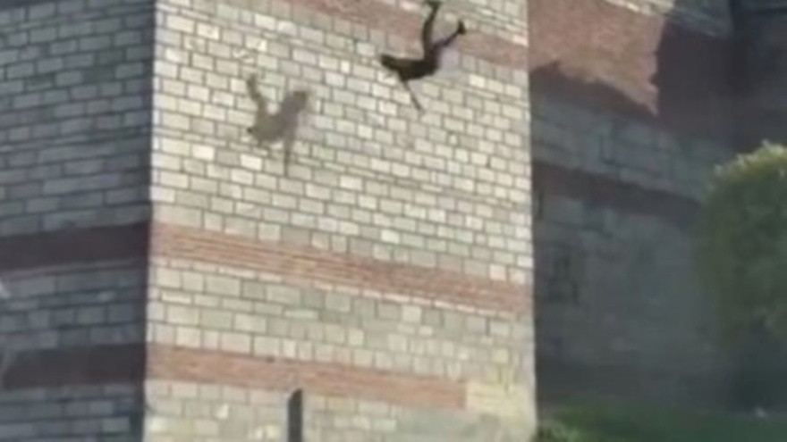 Τουρκία: Δύο 19χρονες δολοφονήθηκαν μέσα σε λίγα λεπτά στην Κωνσταντινούπολη - Αυτοκτόνησε ο δράστης