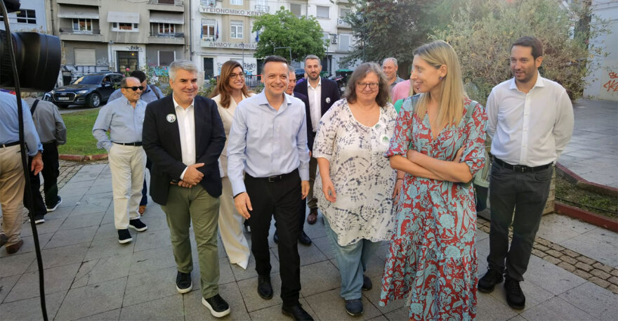 ΠΑΣΟΚ: Ψήφισε ο Χάρης Δούκας στο Πνευματικό Κέντρο του Δήμου Αθηναίων - «Σήμερα έχουμε ραντεβού με το μέλλον», είπε 