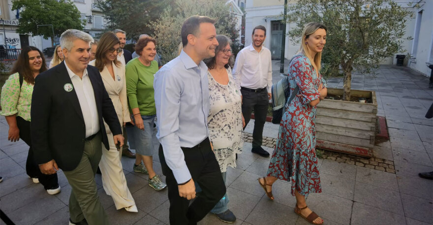 ΠΑΣΟΚ: Ψήφισε ο Χάρης Δούκας στο Πνευματικό Κέντρο του Δήμου Αθηναίων - «Σήμερα έχουμε ραντεβού με το μέλλον», είπε 