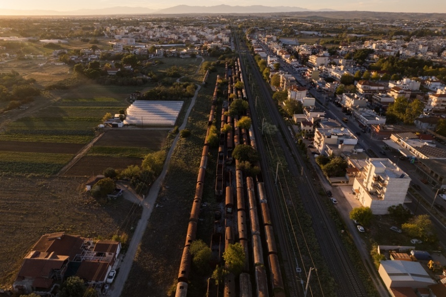 Θεσσαλονίκη: Οι κρυφές ιστορίες των 2.000 εγκαταλελειμμένων βαγονιών - Δείτε φωτογραφίες
