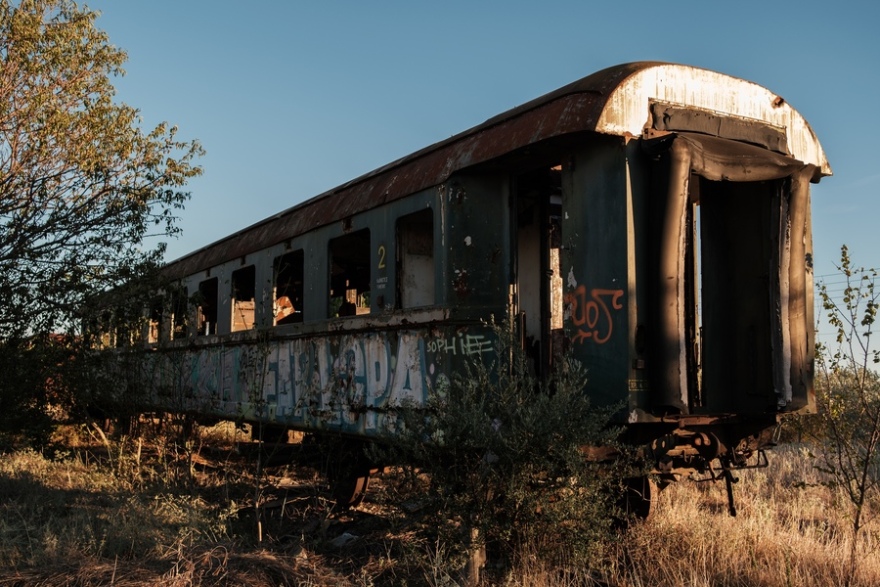 Θεσσαλονίκη: Οι κρυφές ιστορίες των 2.000 εγκαταλελειμμένων βαγονιών - Δείτε φωτογραφίες