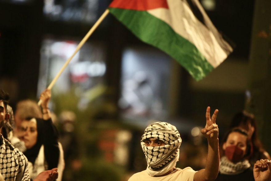 Μποτιλιάρισμα στην Κηφισίας - Κλειστή η Κατεχάκη λόγω πορείας στην πρεσβεία του Ισραήλ 