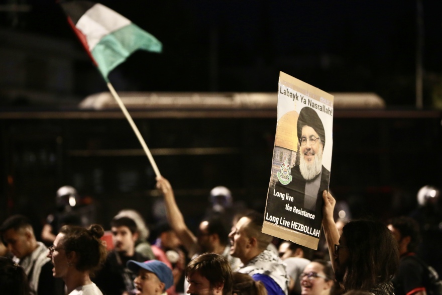 Μποτιλιάρισμα στην Κηφισίας - Κλειστή η Κατεχάκη λόγω πορείας στην πρεσβεία του Ισραήλ 