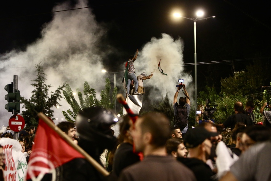 Μποτιλιάρισμα στην Κηφισίας - Κλειστή η Κατεχάκη λόγω πορείας στην πρεσβεία του Ισραήλ 