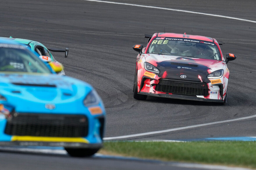 Κιάνου Ριβς: Έκανε ντεμπούτο ως οδηγός αγώνων στην Ινδιανάπολη με τον «John Wick» στο καπό - Βίντεο και φωτογραφίες