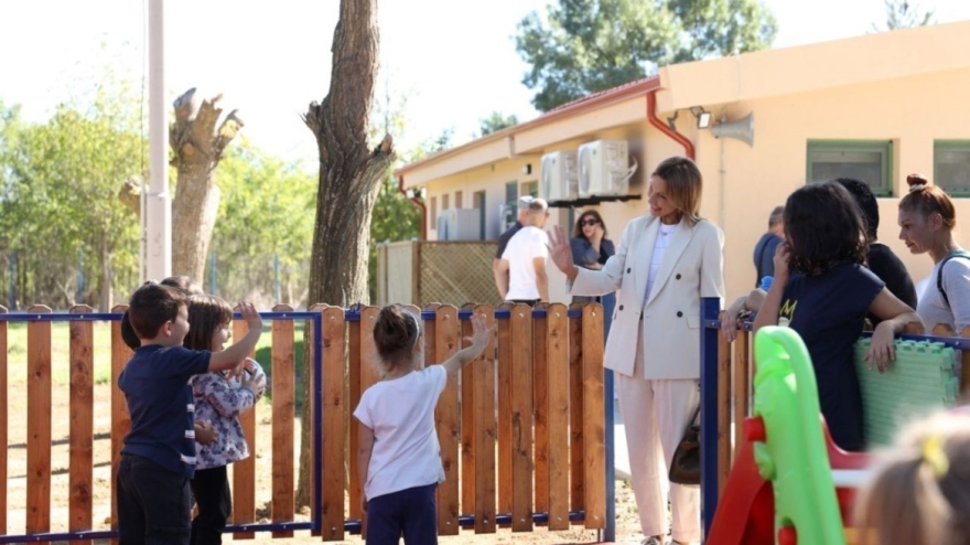 Ένωση Ελλήνων Εφοπλιστών: Παραδόθηκαν τα δύο πρώτα σχολεία που αποκαταστάθηκαν μετά την κακοκαιρία «Daniel» 