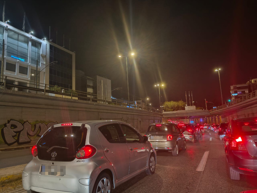 Μποτιλιάρισμα στην Κηφισίας - Κλειστή η Κατεχάκη λόγω πορείας στην πρεσβεία του Ισραήλ 