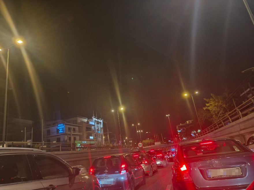 Μποτιλιάρισμα στην Κηφισίας - Κλειστή η Κατεχάκη λόγω πορείας στην πρεσβεία του Ισραήλ 