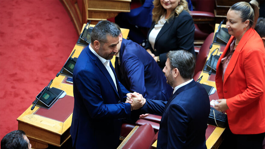 Αγιασμός στη Βουλή: Τα πηγαδάκια και η ξαφνική αδιαθεσία της Δόμνας Μιχαηλίδου, δείτε φωτογραφίες