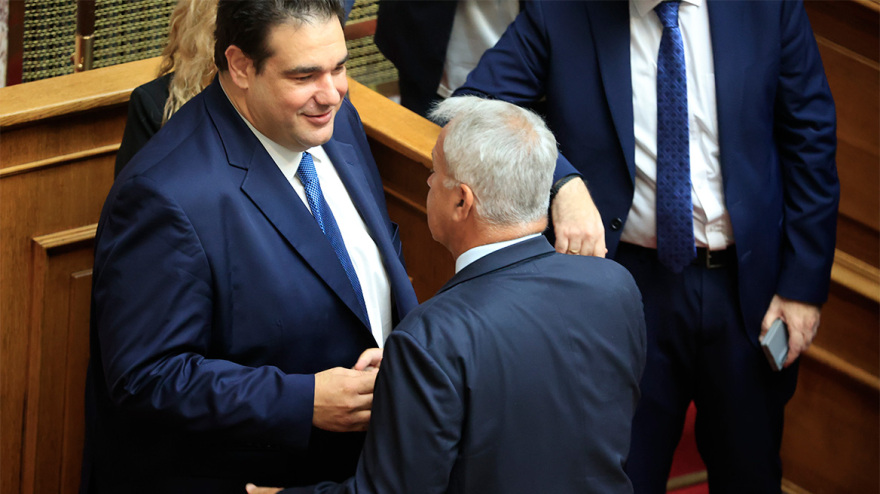 Αγιασμός στη Βουλή: Τα πηγαδάκια και η ξαφνική αδιαθεσία της Δόμνας Μιχαηλίδου, δείτε φωτογραφίες