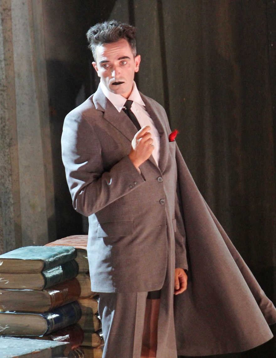 Άρης Σερβετάλης: Οκτώ φορές που «πείραξε» την εμφάνισή του για τις ανάγκες του ρόλου του