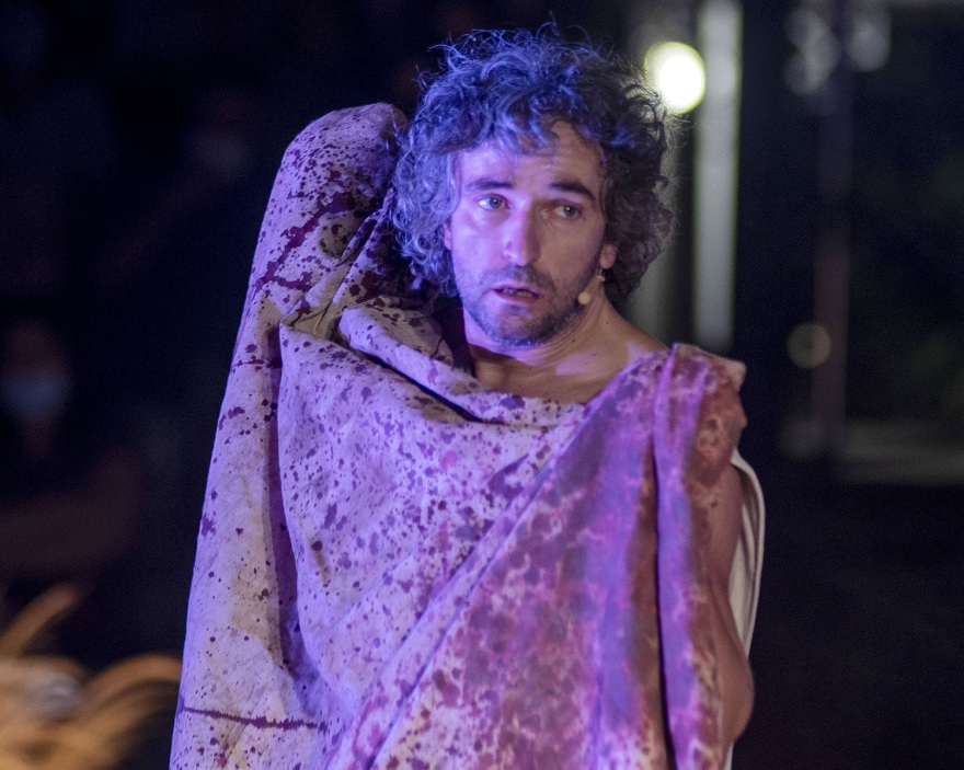 Άρης Σερβετάλης: Οκτώ φορές που «πείραξε» την εμφάνισή του για τις ανάγκες του ρόλου του