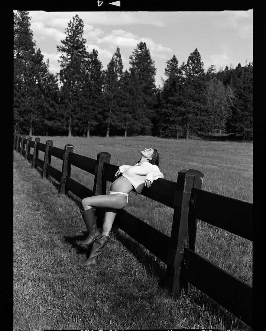 Χέιλι Μπίμπερ: Δημοσίευσε φωτογραφίες από την περίοδο της εγκυμοσύνης της 